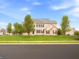 100 Lilac Ln, Gilbertsville, PA 19525