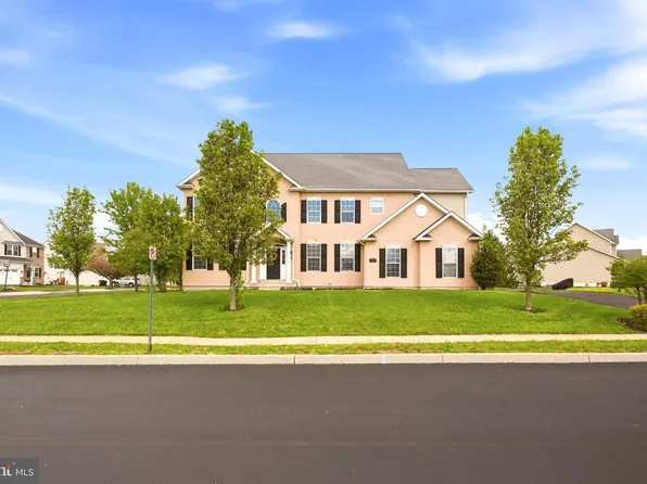 100 Lilac Ln, Gilbertsville, PA 19525
