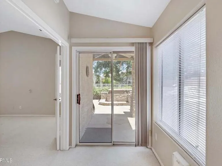 1075 N Saguaro St — Photo 23