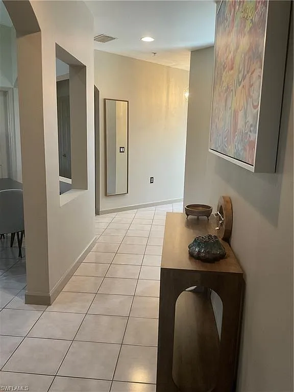 3 bed, 2.5 bath, 1818 sqft, $5,200 — Photo 3