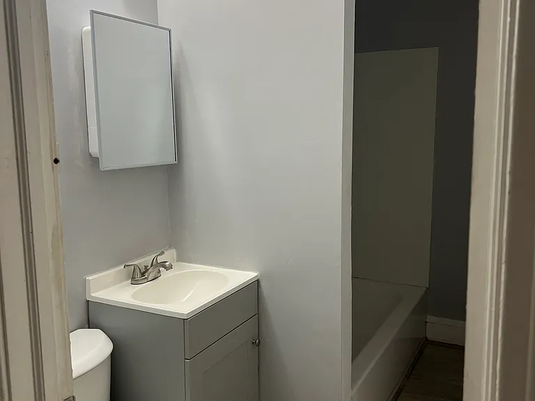 35 Suffolk St #35 — Photo 3