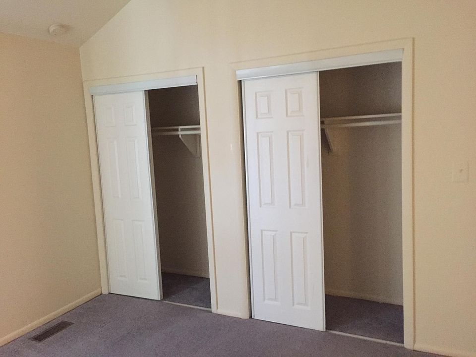 3rd Floor Master Bedroom - His & Hers Closet