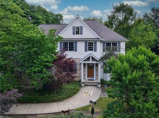 17195 Penny Ln, Chagrin Falls, OH 44023