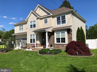1935 Hulmeville Rd, Bensalem, PA 19020