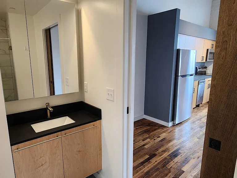 351 Campbell Ave SW — Photo 7