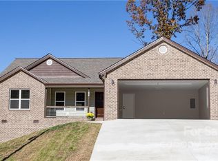 1207 Winter Pl SW, Lenoir, NC 28645