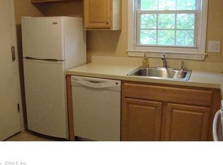 2 Brickyard Rd #3D, Farmington, CT 06032