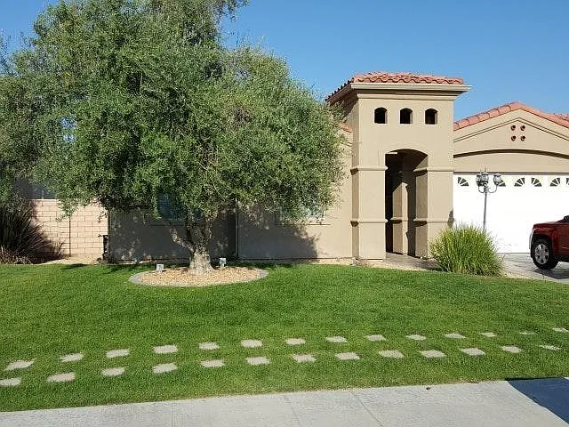 4 bed, 2047 sqft, $2,550 — Photo 2