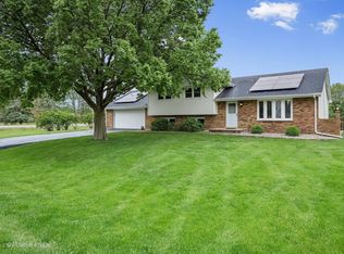 28W776 Wagner Rd, Naperville, IL 60564