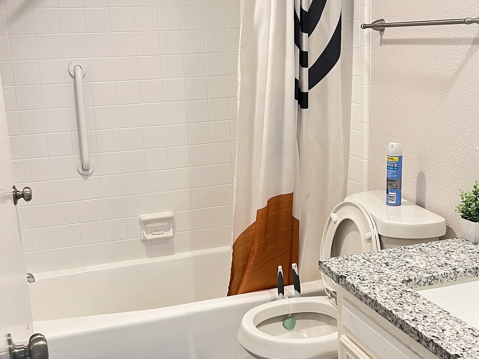 3 bed, 1800 sqft, $1,000 — Photo 4