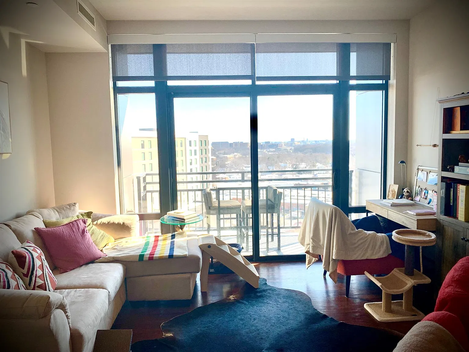 Venture Luxury High Rise — Photo 3
