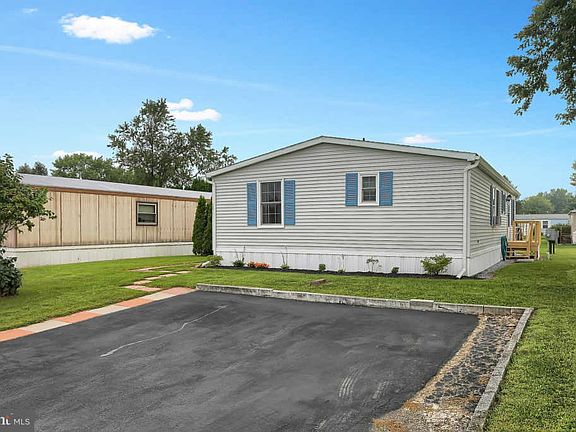 3rd image of 183 Bowie Dr