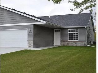 110 Breezy Dr, Thief River Falls, MN 56701