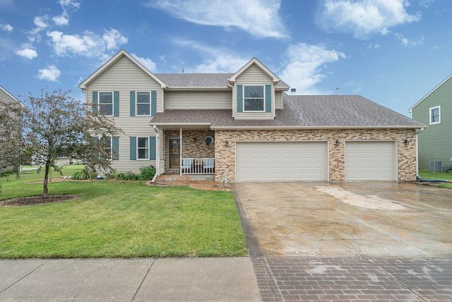 1st image of 755 Pheasant Ln