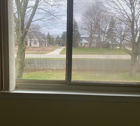 5th image of 3643 Delaware Dr