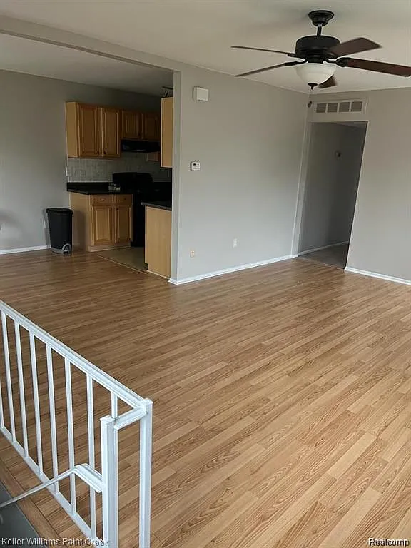 2 bed, 1.0 bath, 1000 sqft, $1,600 — Photo 3