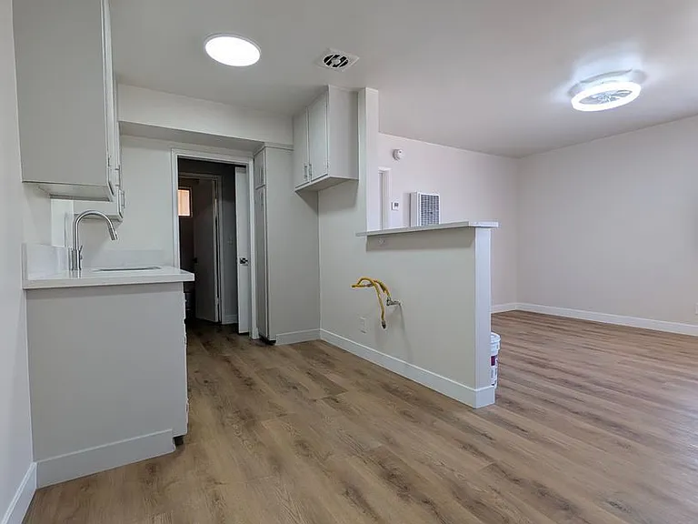 3430 W 63rd St #7 — Photo 8