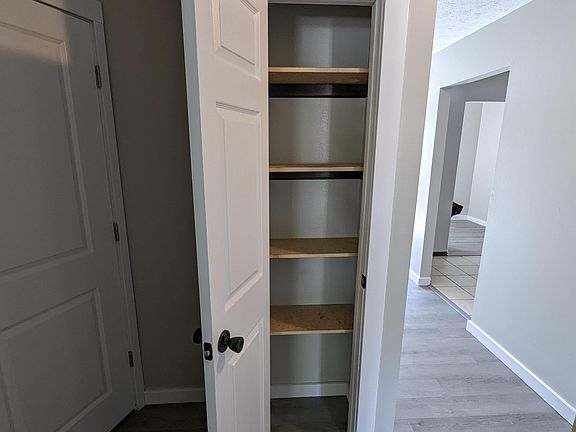 2nd image of 320 Fremont Ave #5