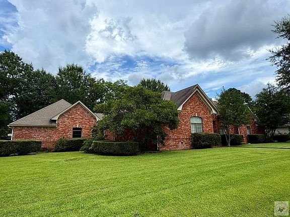 3rd image of 5610 Stoneridge Dr