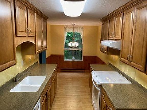 Kitchen and Breakfast Nook