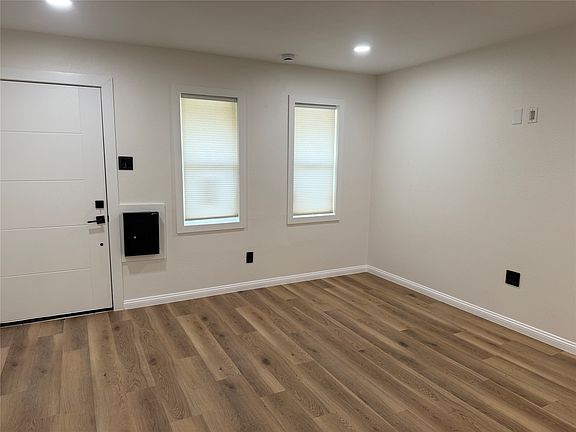 5th image of 1430 Curtis Dr