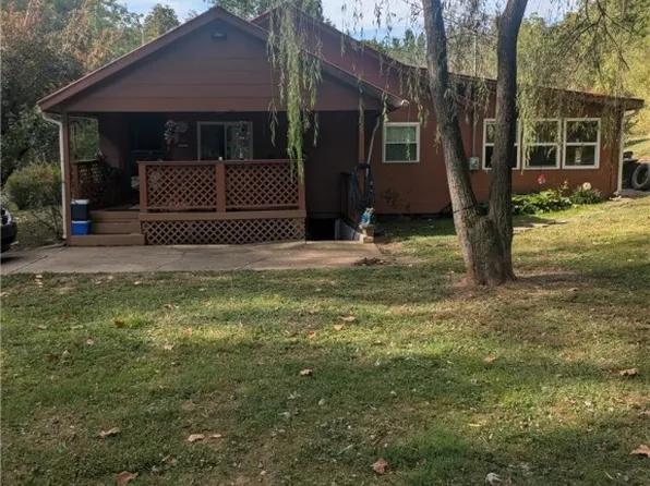 13068 Charleston Rd, Kenna, WV 25248