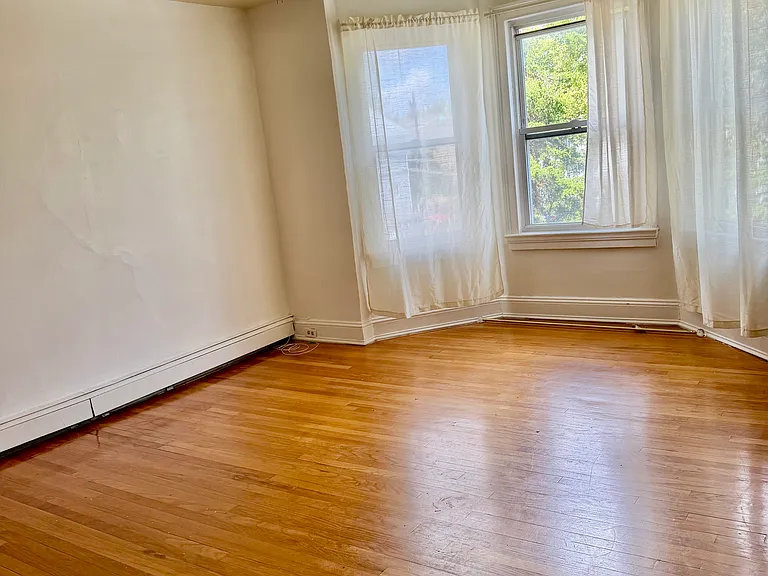 312 Davis Ave #2 — Photo 6