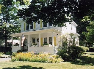 16 Pine St, Woburn, MA 01801