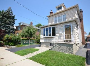 3211 Rawlins Ave, Bronx, NY 10465