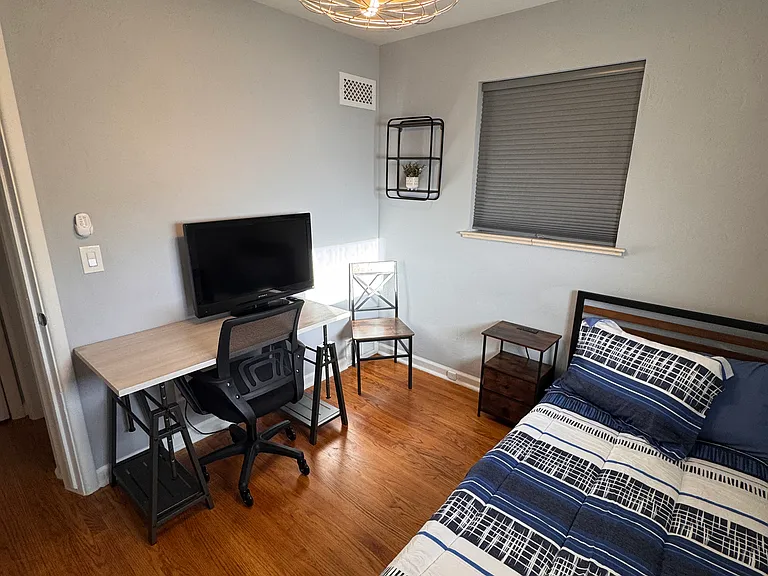 Secondary Bedroom / Workspace / Ceiling Fan