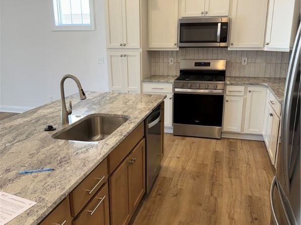7908 Brushwood Ln, Painesville, OH 44077