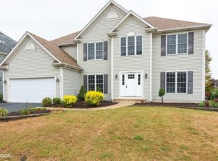 2373 Bainbridge Blvd, West Chicago, IL 60185