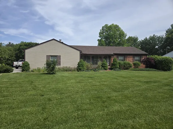 5827 Pineview Dr, Ypsilanti, MI 48197