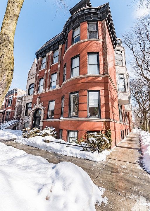 1st image of 1301 N Hoyne Ave APT 3R
