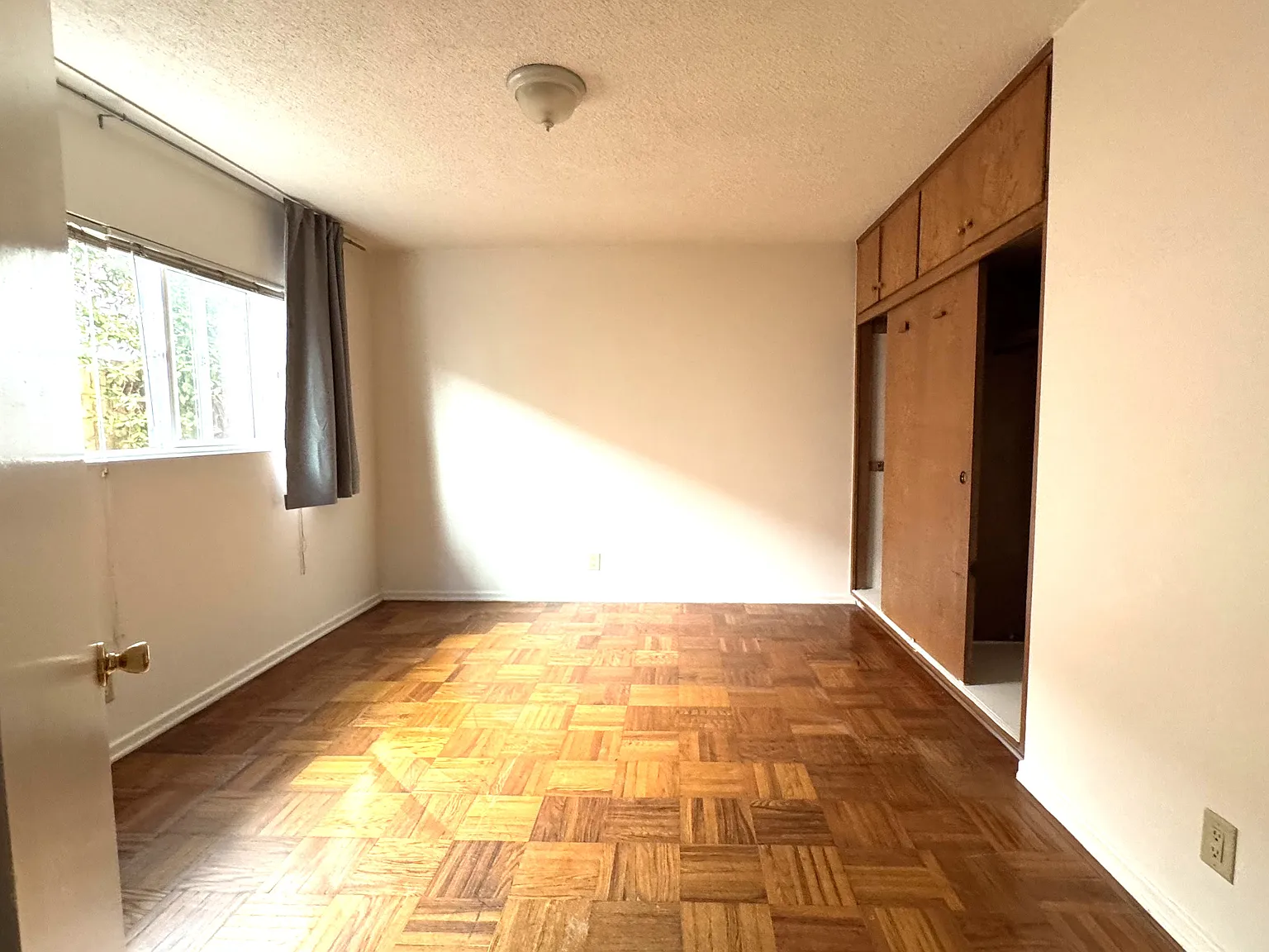 1 bed, 700 sqft, $2,150 — Photo 3