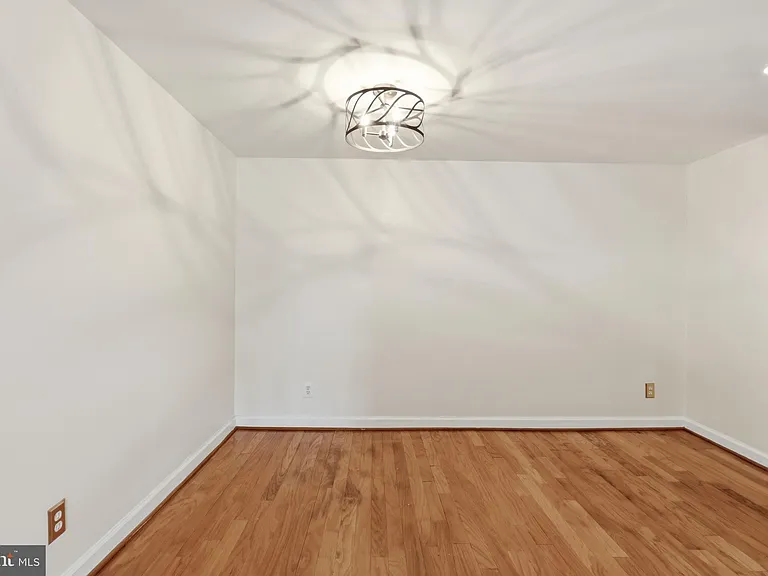 1421 N Van Dorn St #A — Photo 7