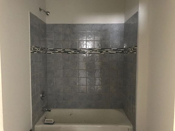 4th image of 909 N Elmer St