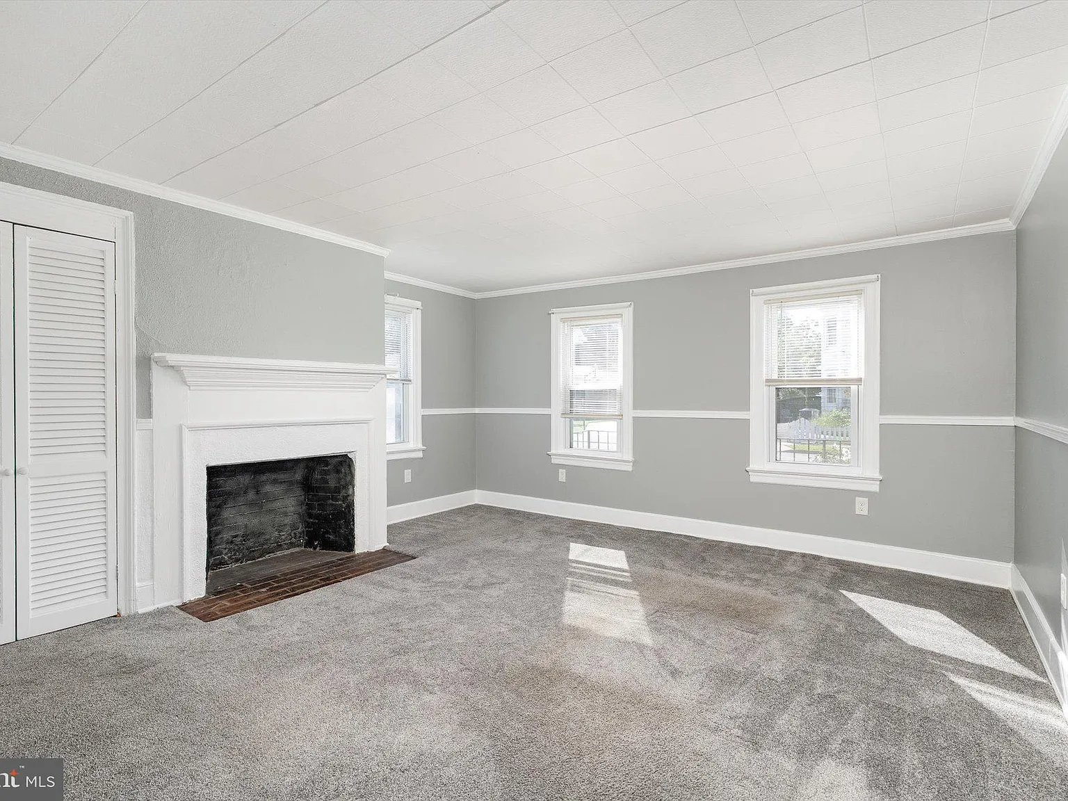 3 bed, 1.0 bath, 1000 sqft, $2,200 — Photo 4