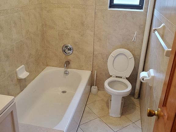 3rd image of 750 Ocean Ave APT 2