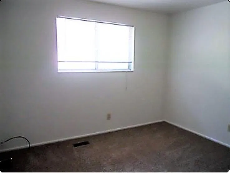 2 bed, 850 sqft, $1,200 — Photo 2