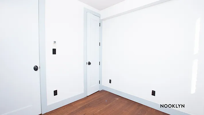 Rented by Nooklyn NYC LLC | media 31