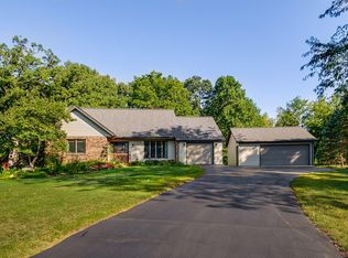 16858 W Jonathan Ln, Gurnee, IL 60031