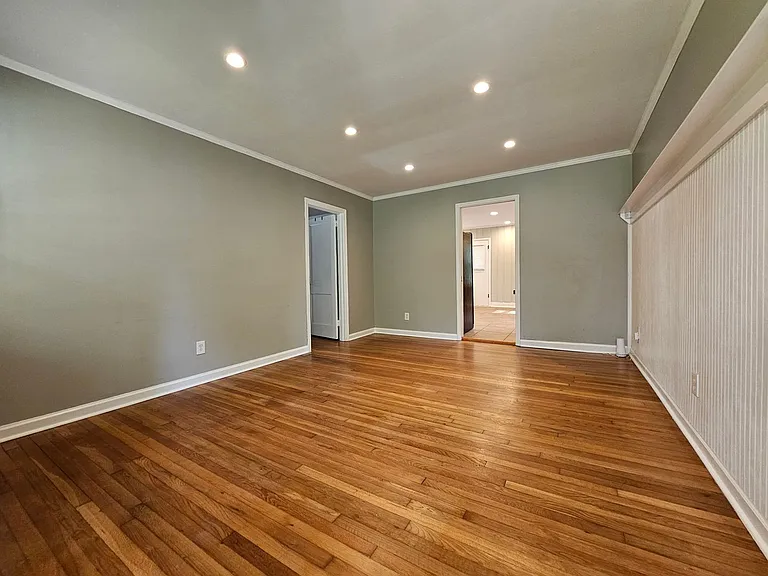 303 Brandywine Rd — Photo 2