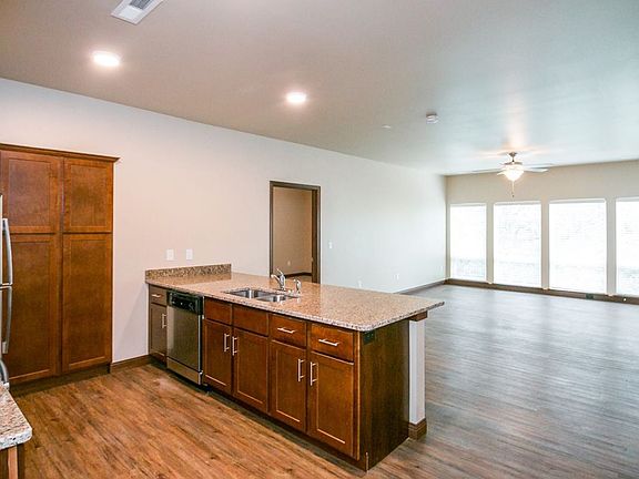 4th image of 405 Ashley Ct Unit 205