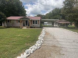 1800 Grandaddy Rd, Lawrenceburg, TN 38464