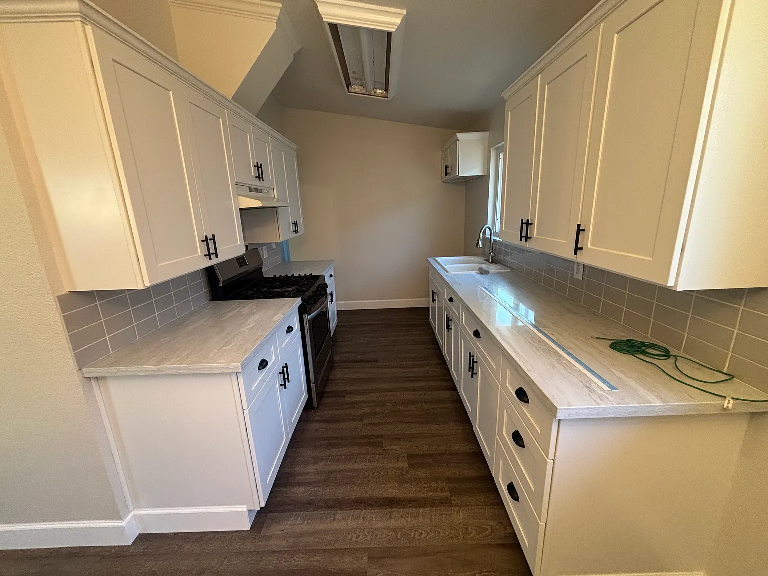 3 bed, 1008 sqft, $2,150 — Photo 2