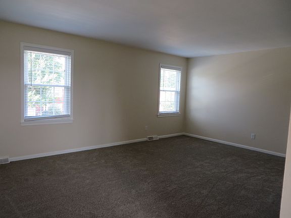 2nd image of 201 Applewood Dr