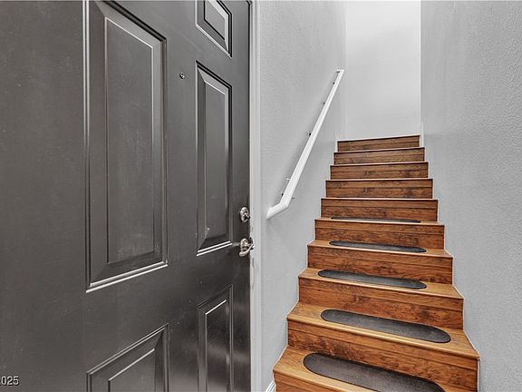 5th image of 1346 Crystal Hill Ln Unit 3