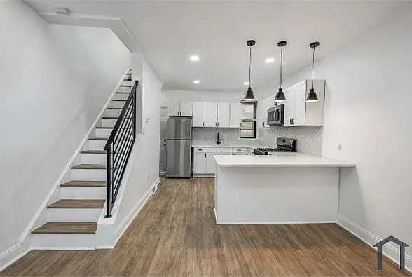 2629 W Oakdale St — Photo 10