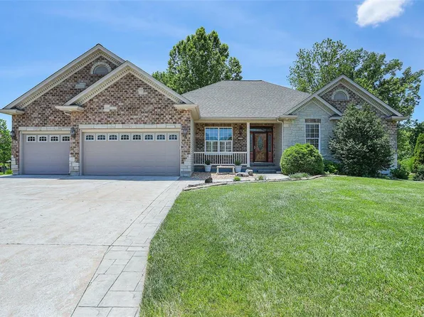 737 Eastland Oaks Dr, Washington, MO 63090